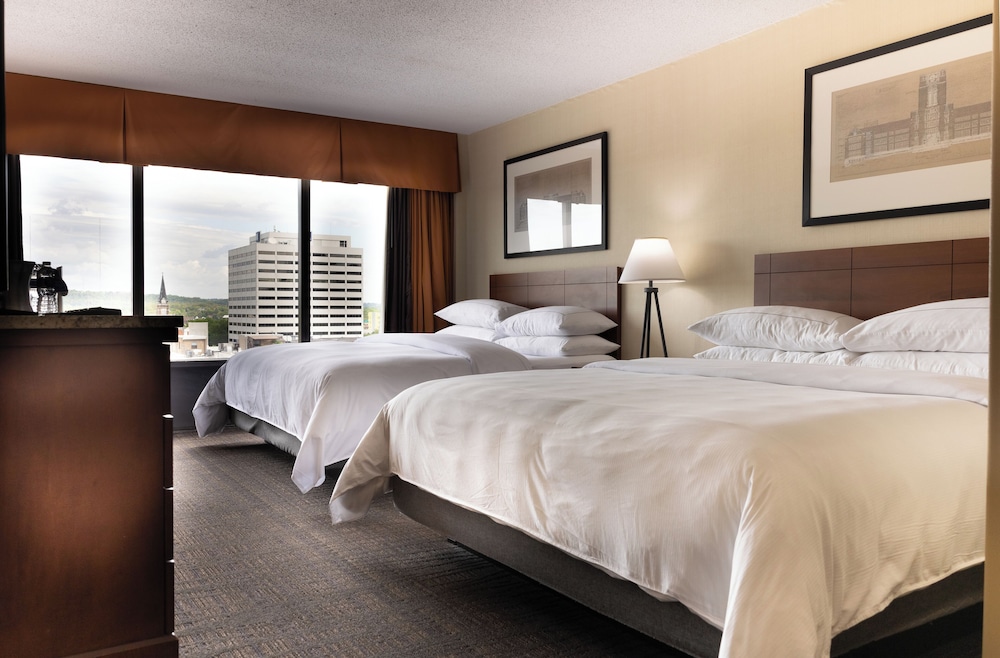 SUPERIOR, 2 QUEEN BEDS, CITY VIEW