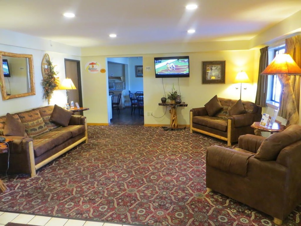 Super 8 By Wyndham Bridgeview Of Mackinaw City 19/27