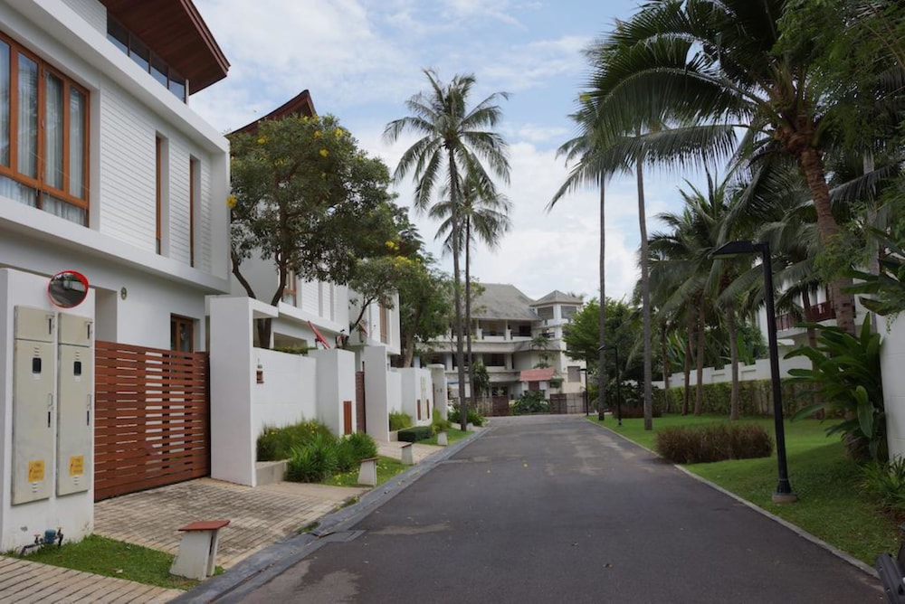 Pranaluxe Pool Villa Holiday Home 38/41
