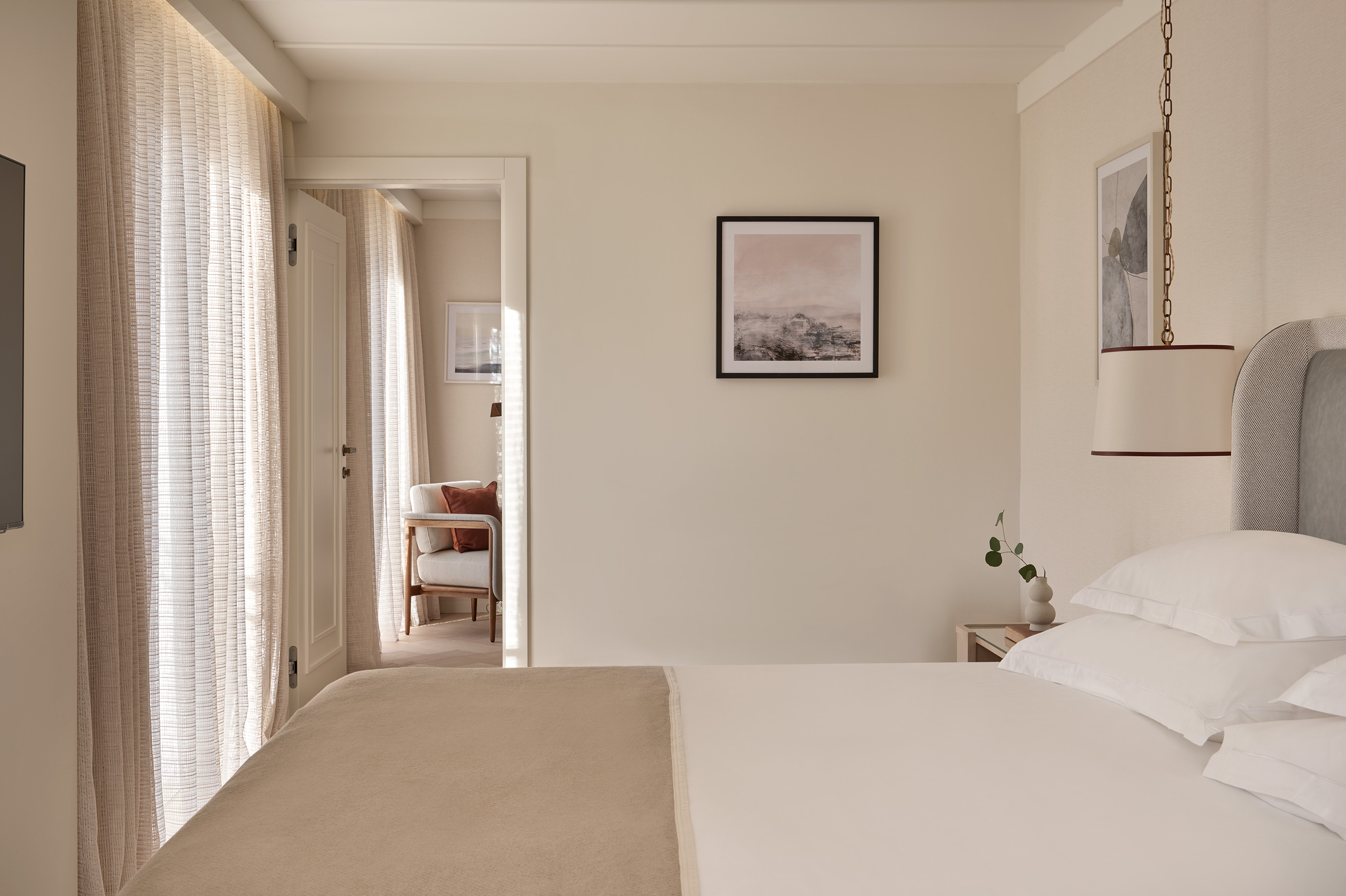 Suite, City View