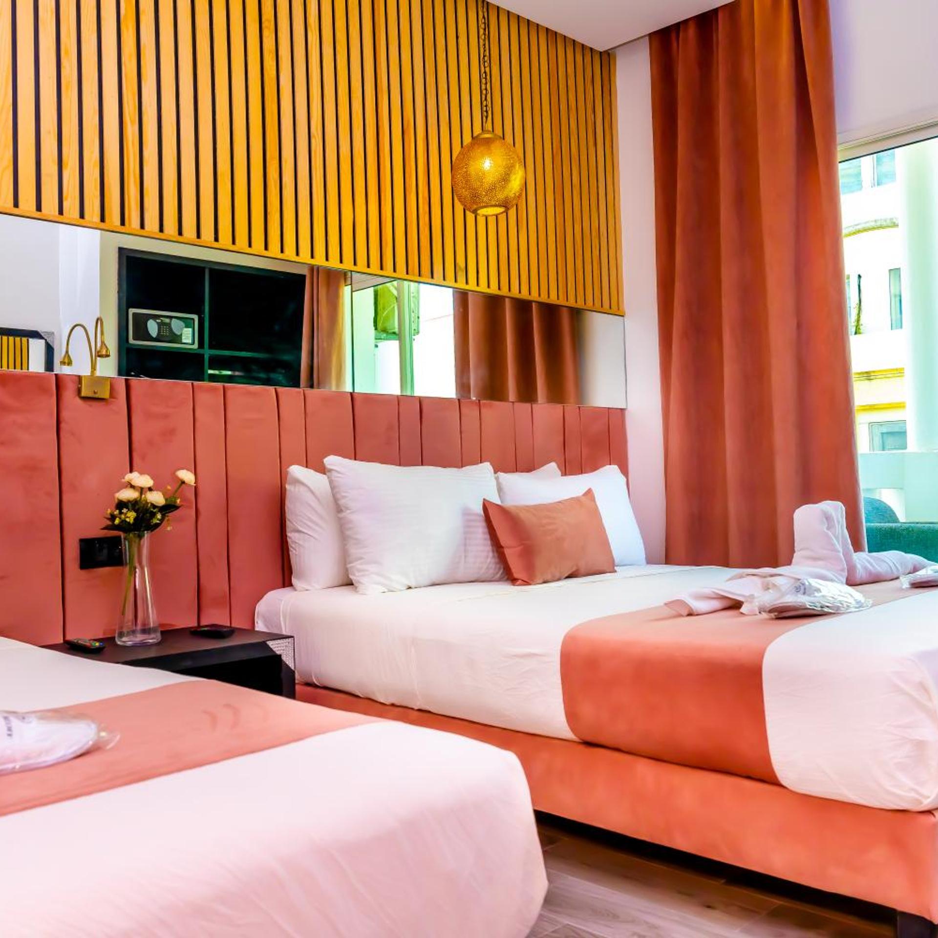 غرفة بسريرين منفصلين، Hotel Les Ambassadeurs 10/10