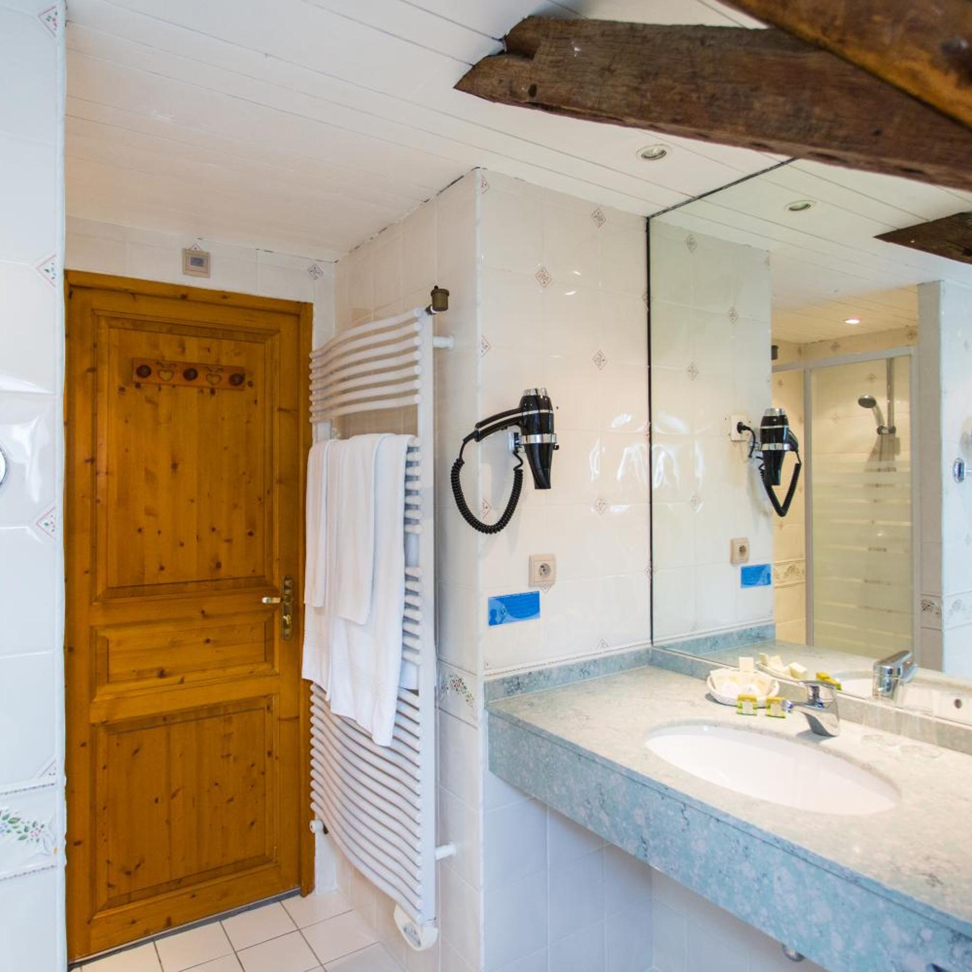 Logis Hotel de la Mere Hamard 50/50