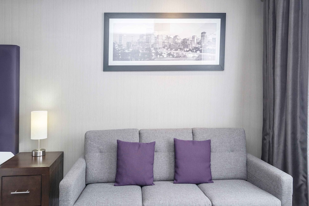 Sandman Hotel & Suites Calgary South 34/65