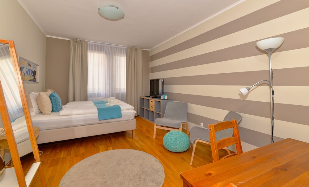 Central Passage Apartments 46/72