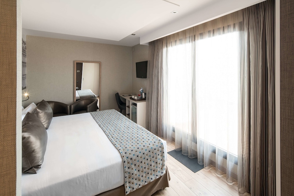 Catalonia Born Hotel 17/62