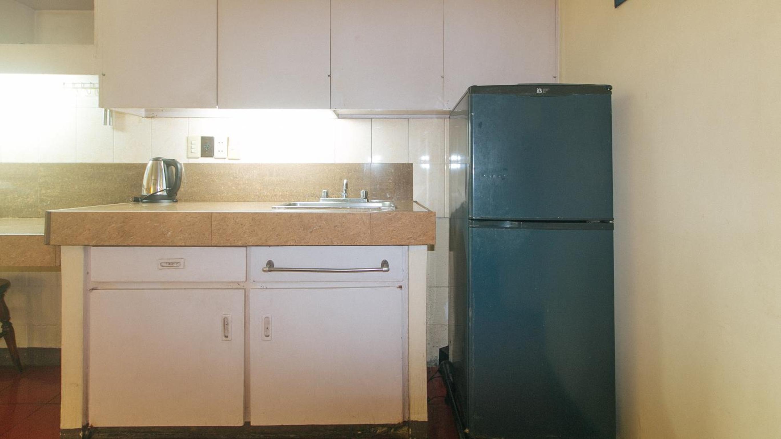 BROADWAY COURT APARTELLE 2/45