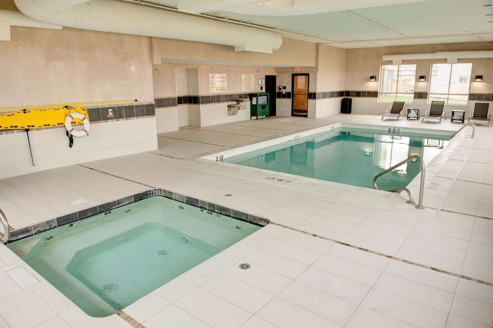 Hampton Inn Suites By Hilton Regina East Gate 9/44