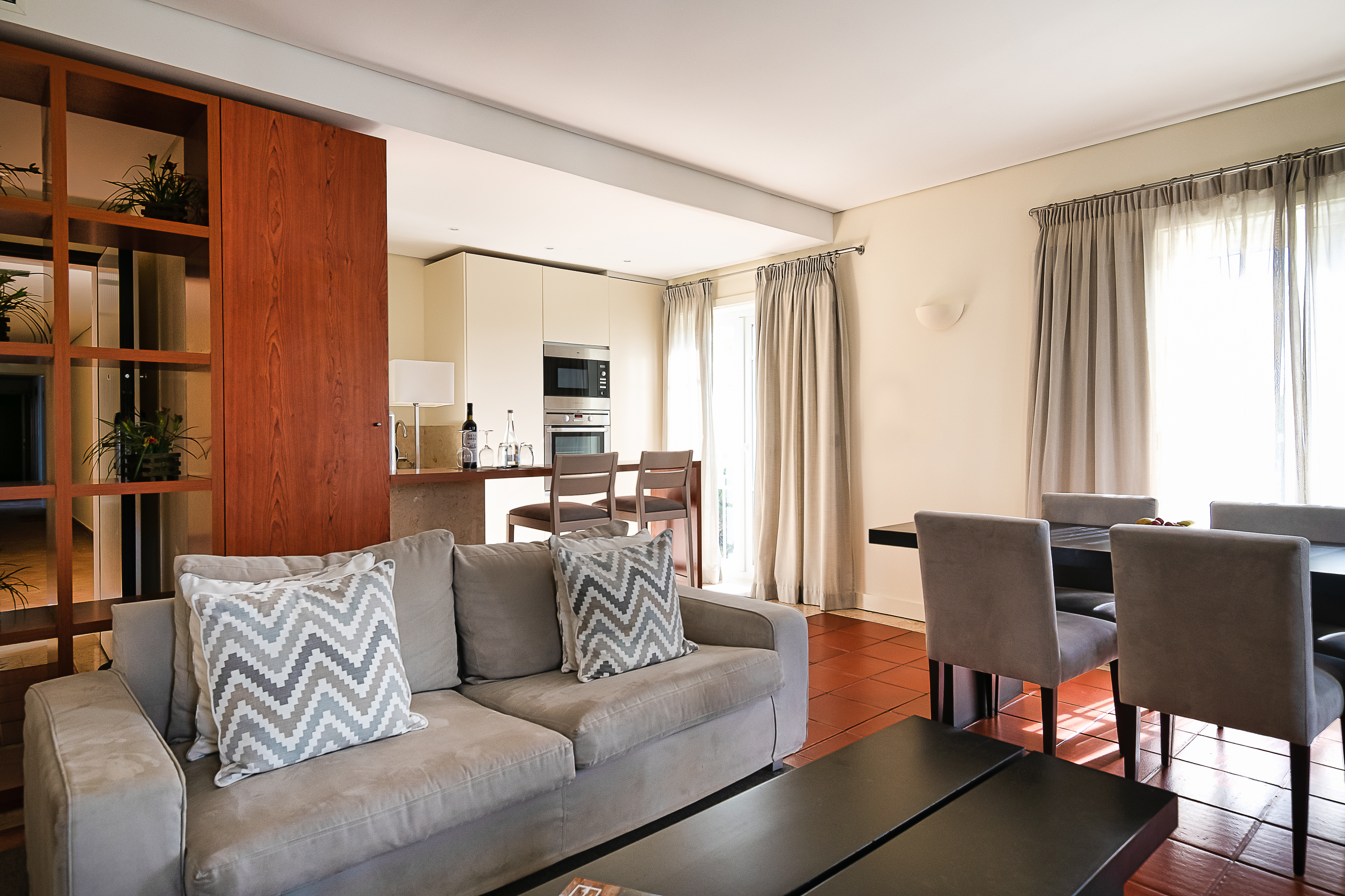 DOMES LAKE RESIDENCES 9/23