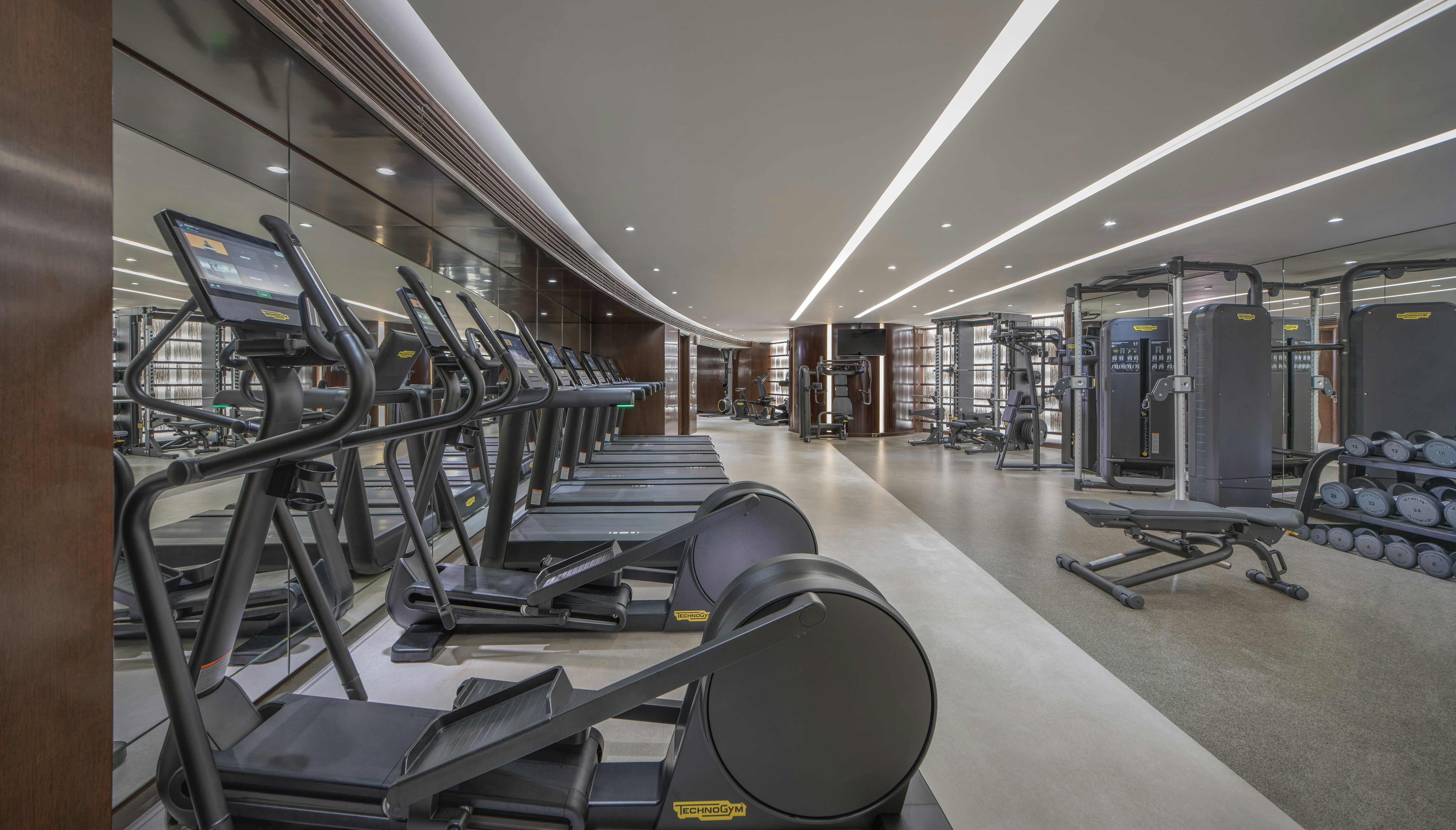 Conrad Hong Kong 34/74