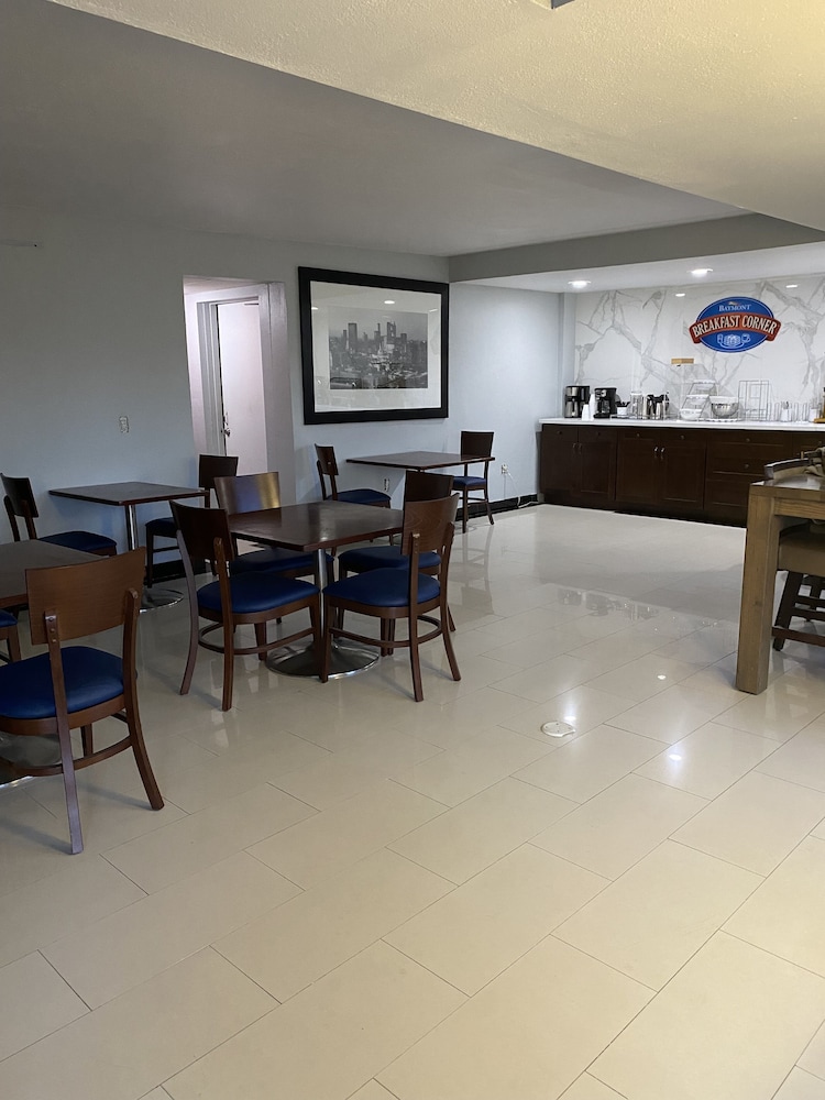 Baymont by Wyndham Odessa Highway 80 29/38