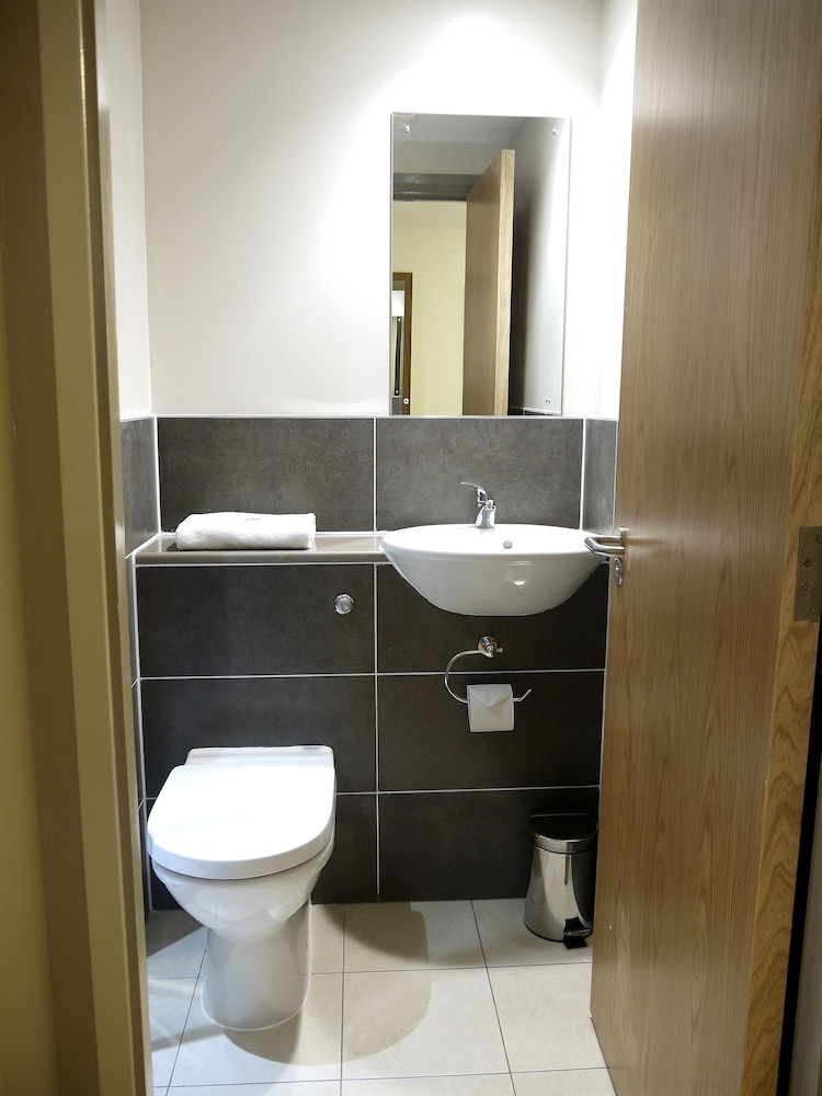 Britannia Study Hotel 17/66