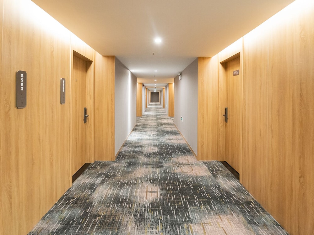Country Inn & Suites by Radisson 24/38
