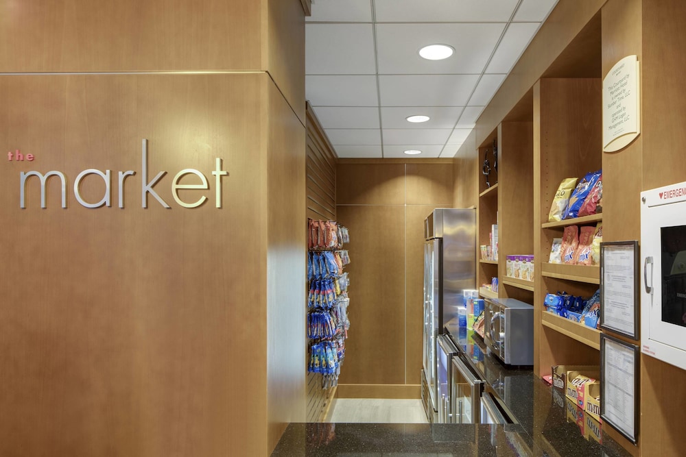 COURTYARD BY MARRIOTT LOGAN AIRPORT 42/49