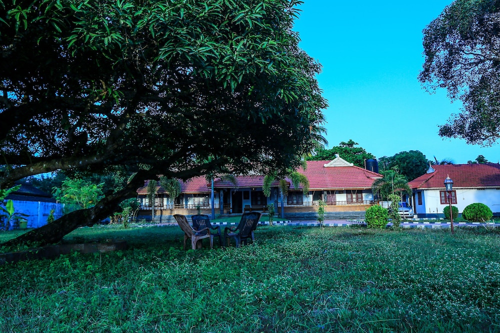Baywatch Beach Resort 35/45