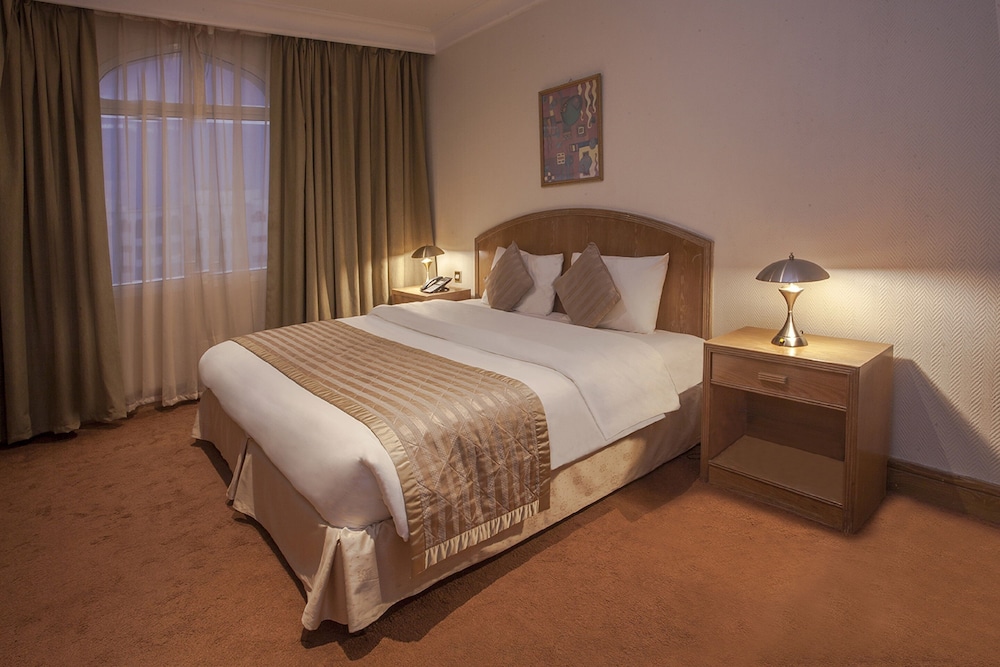 EXECUTIVE, SUITE, KITCHEN