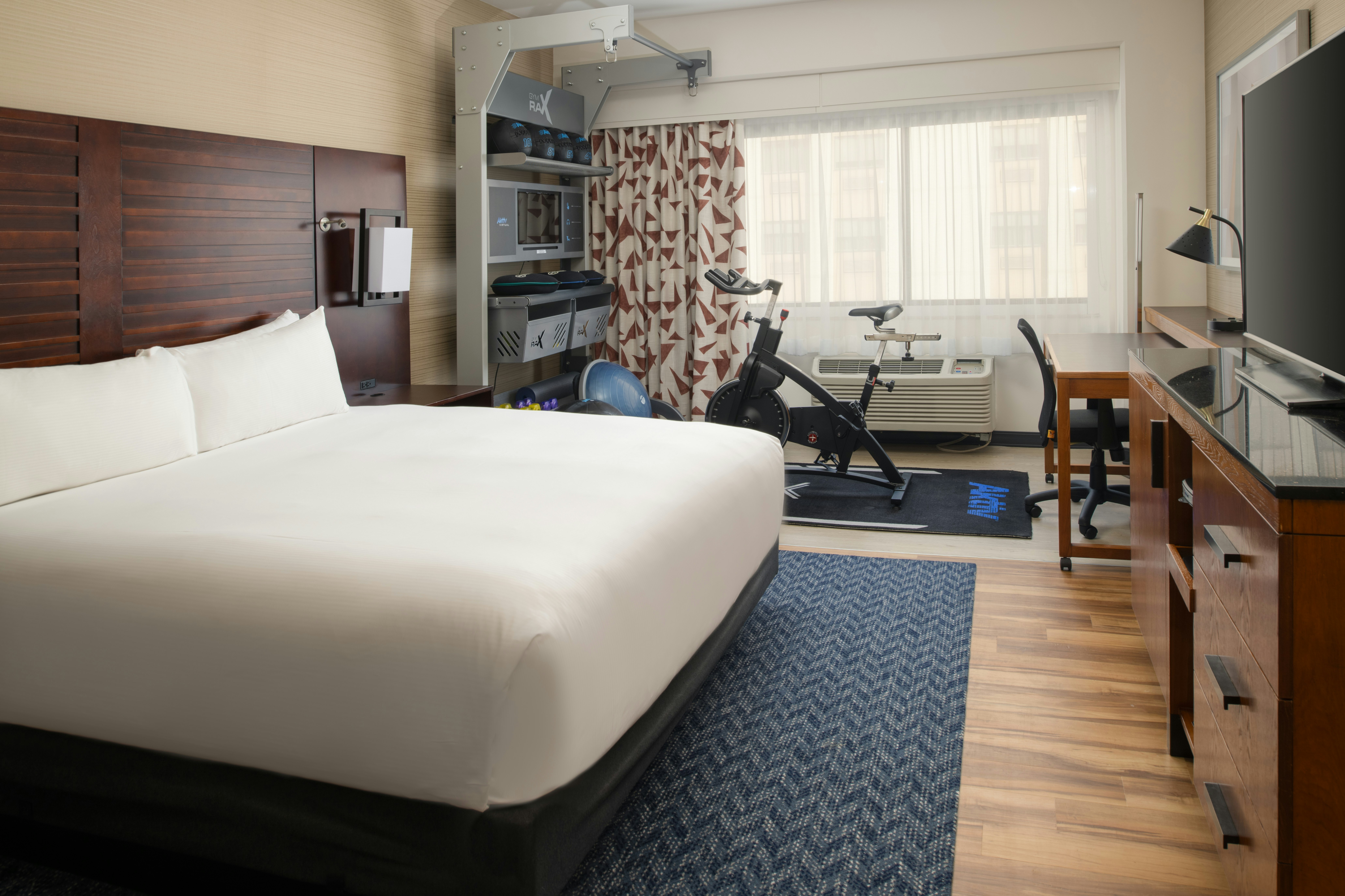 Fitness, King Bed