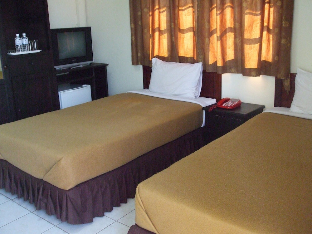 Souvanna Hotel 2 5/15
