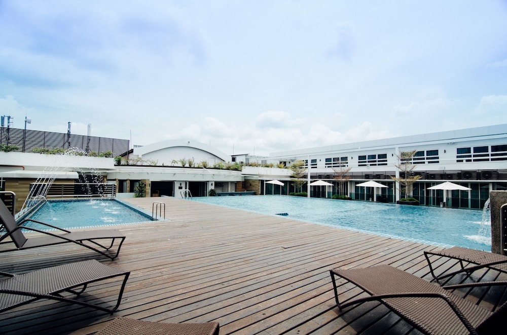 Sfera Hotel 58/59