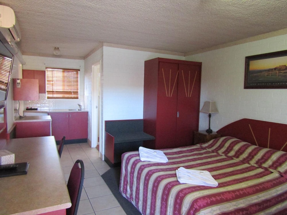 Homestead Motel 31/59
