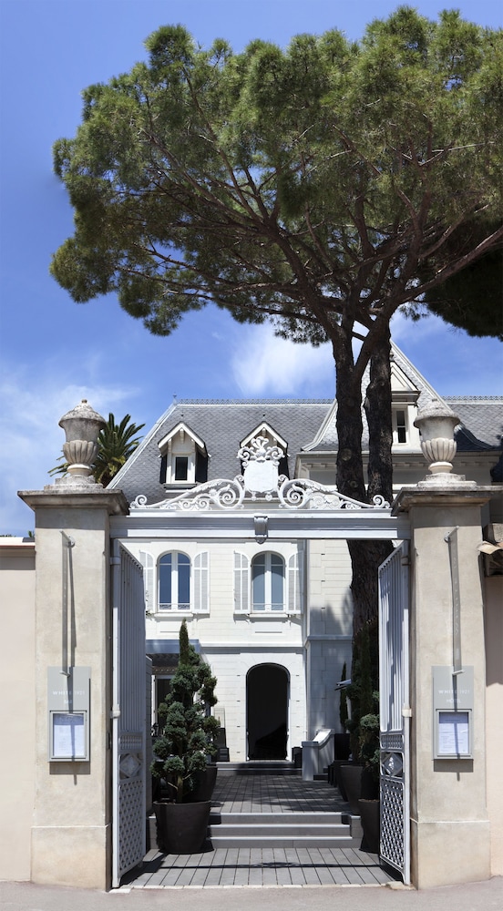 White 1921 Saint-Tropez 42/48
