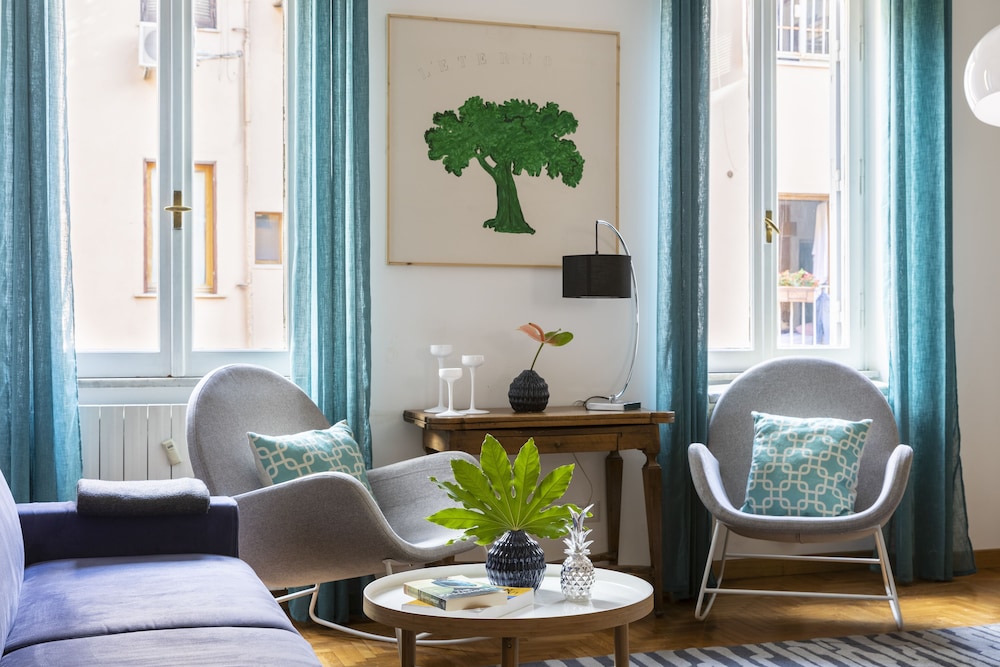 Rome Accommodation Condotti with terrace 29/50