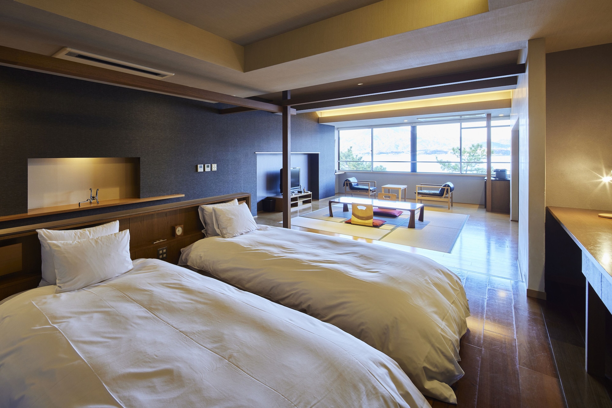 SUPERIOR, TWIN BEDS, SEA VIEW