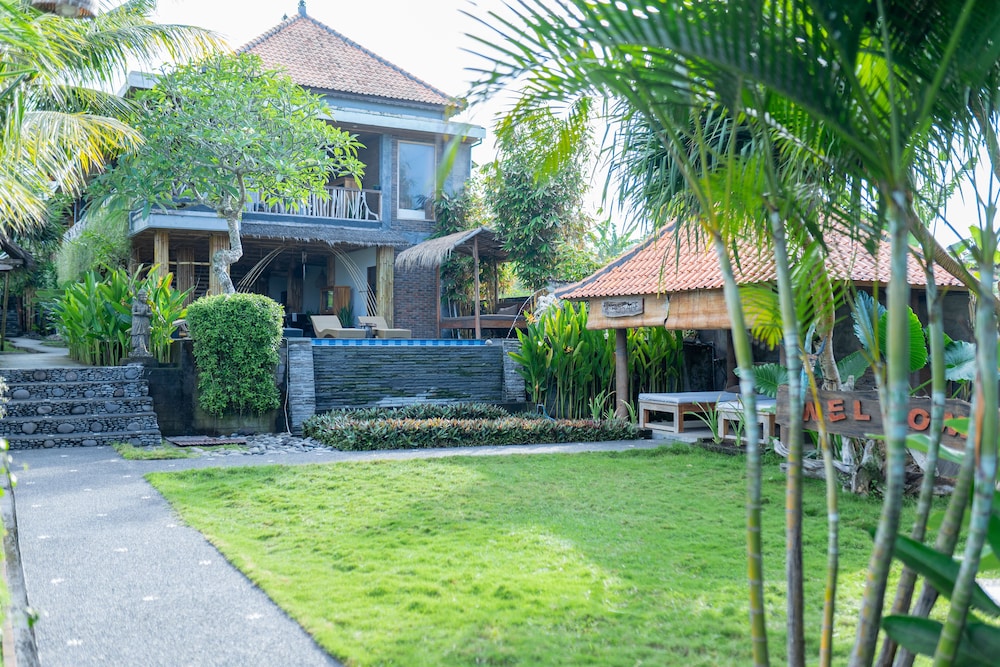 West Break Bali Medewi 24/39