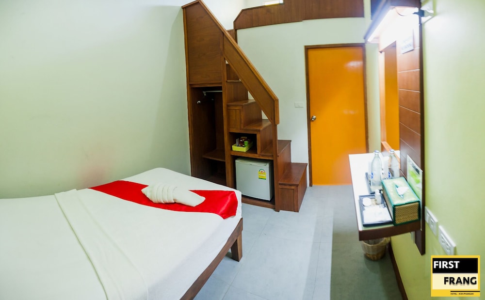 First & Frang Hotel 20/70
