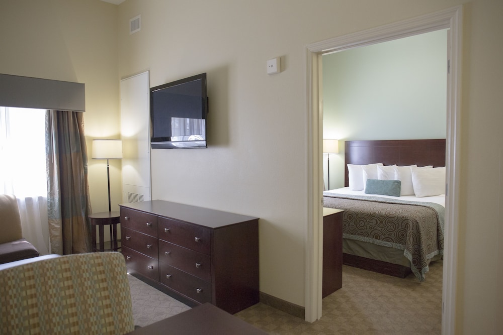Crestwood Suites Lakeland 30/63