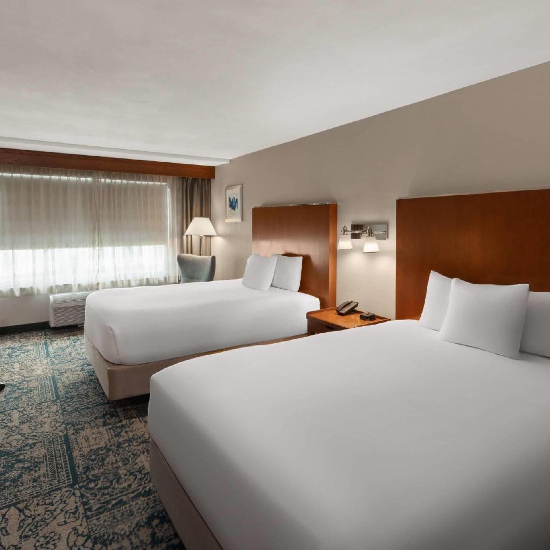Deluxe, Queen Bed, Accessible