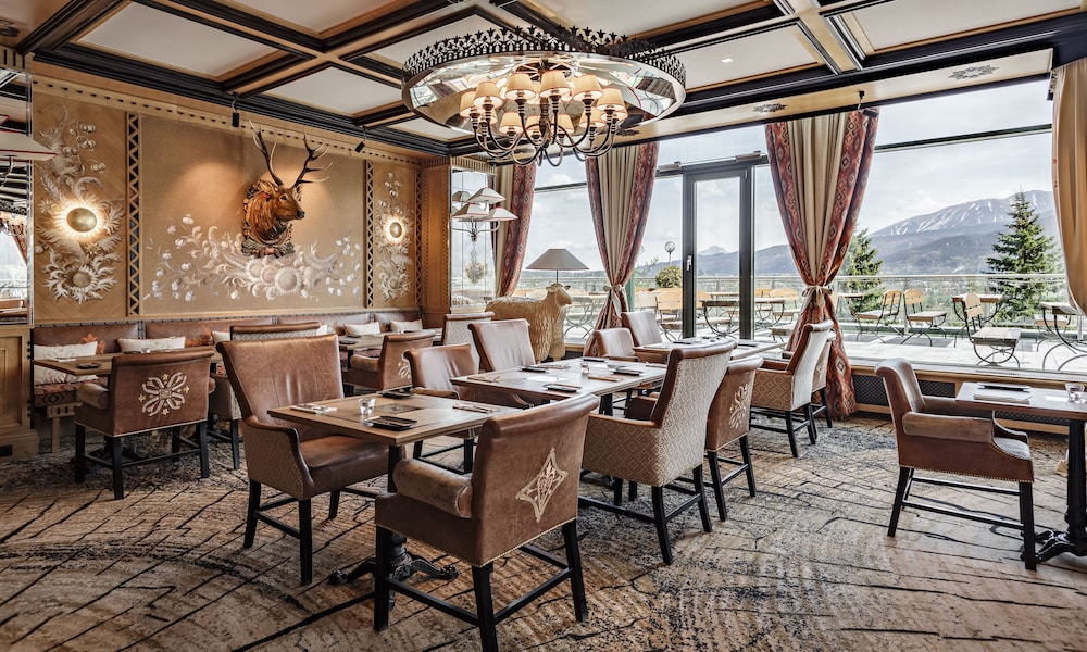 restaurant cafeteria