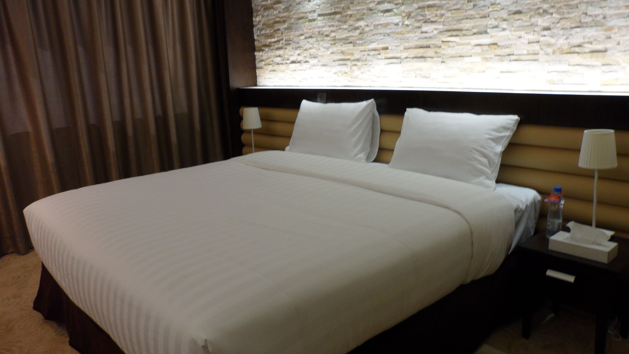 Executive, King Bed