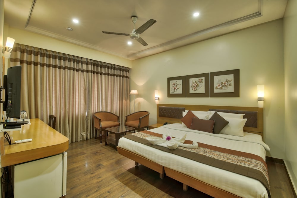 Vishwaratna Hotel 4/39