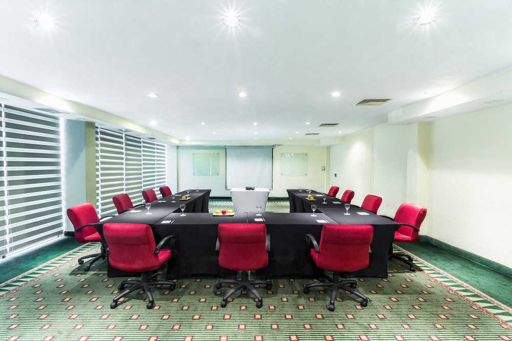 Courtyard By Marriott Toluca Airport 44/45