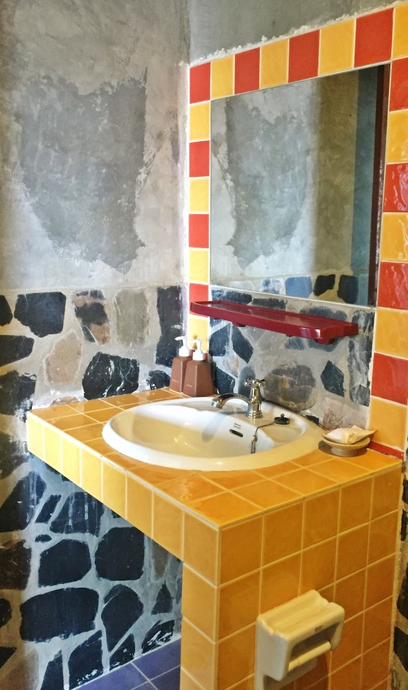 Phunyanuch Hotel 7/50
