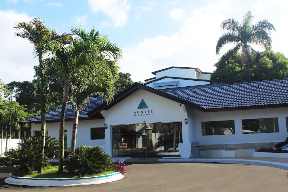 AHNVEE RESORT & SPORTS 3/52