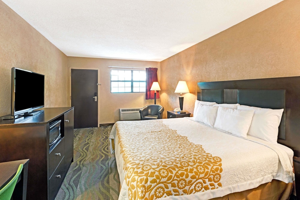 Days Inn by Wyndham Cherokee Near Casino 11/20