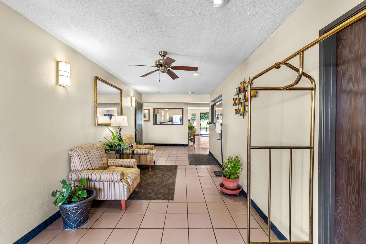 Americas Best Value Inn Decatur Il 8/32