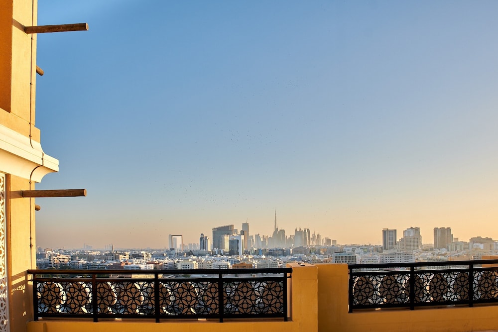 Carlton Dubai Creek 21/21