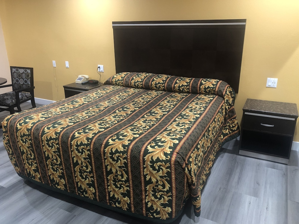 Economy Inn 7/25