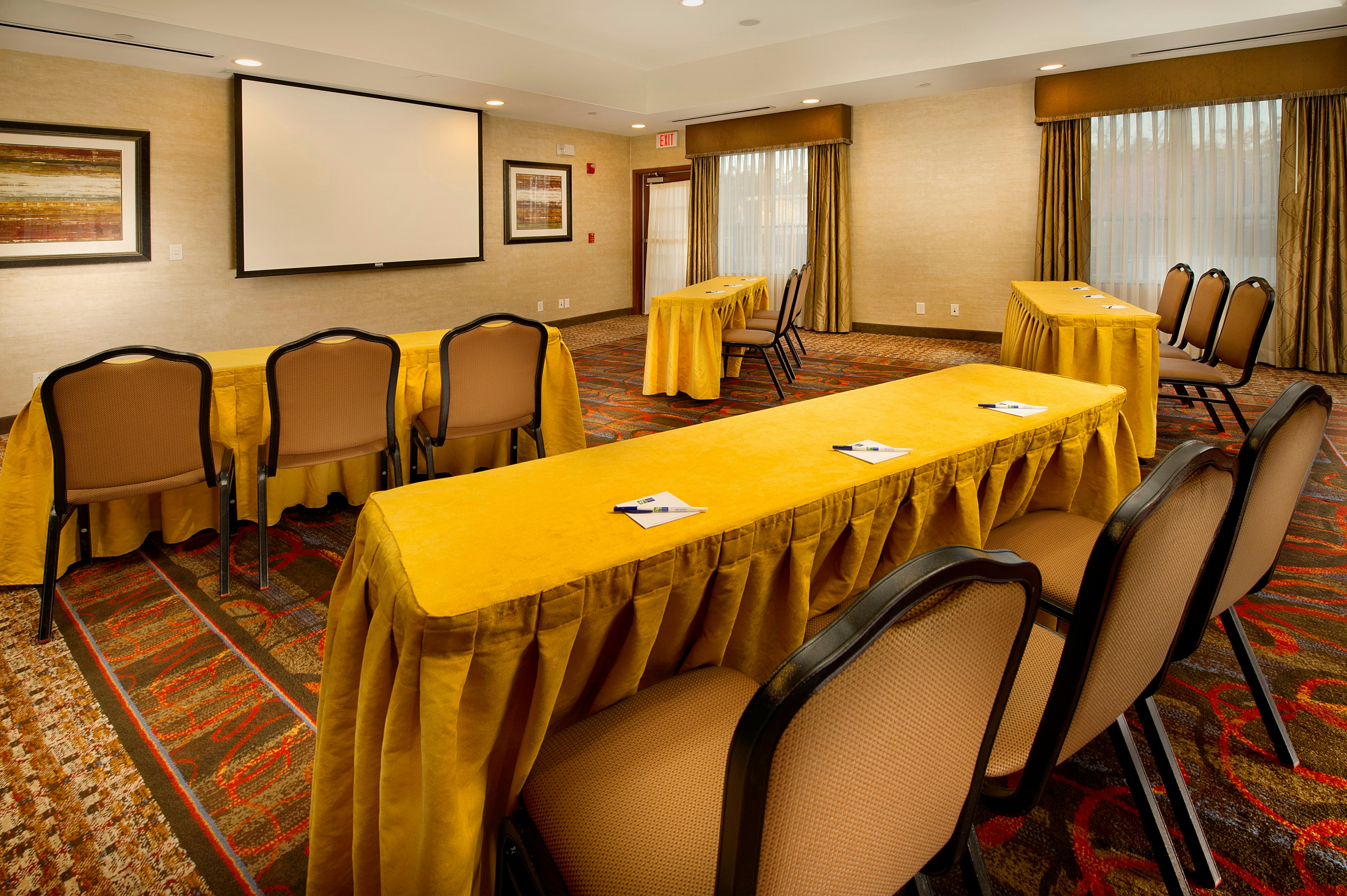 Holiday Inn Express Hotel Suites Uvalde 44/55