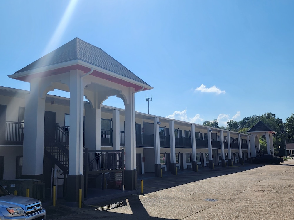 Super 8 By Wyndham Shreveport 25/28