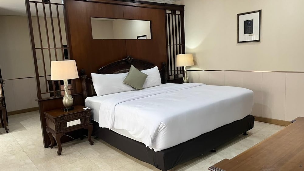 The Palais Dago Hotel 16/55