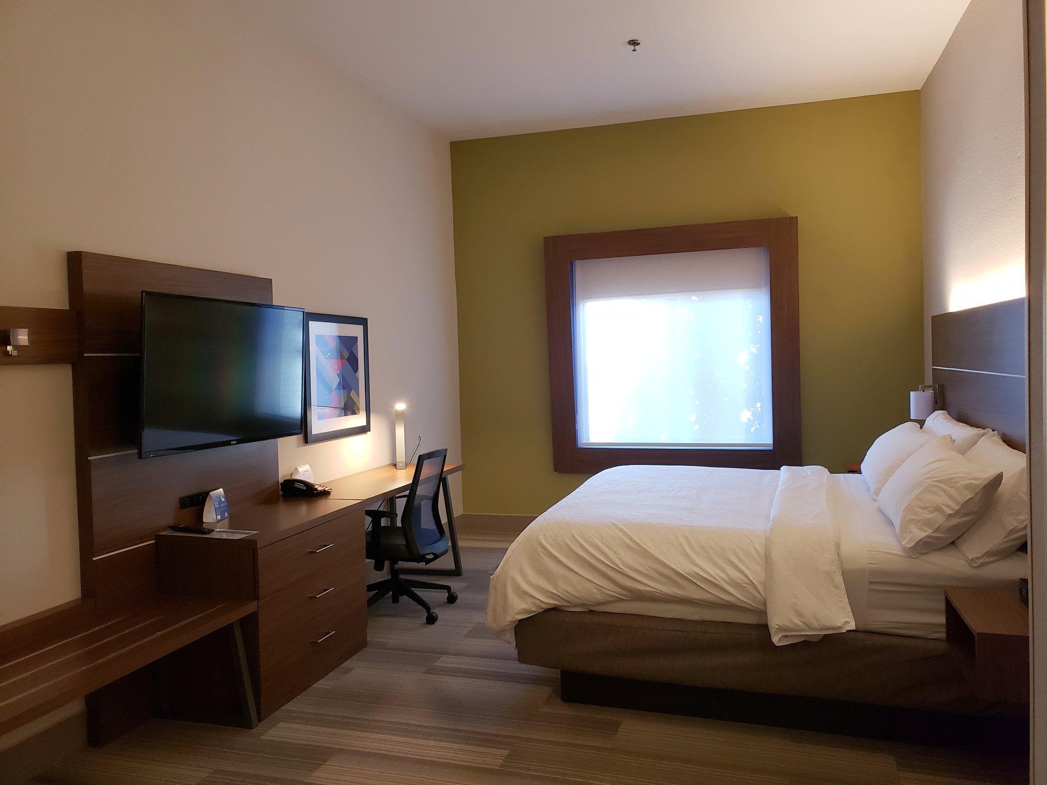 غرفة قياسية بسرير مزدوج، Holiday Inn Express Hotel And Suites Douglas 3/10