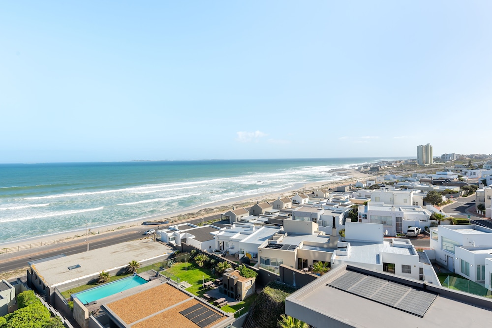 Infinity Self-Catering Apartments 46/50