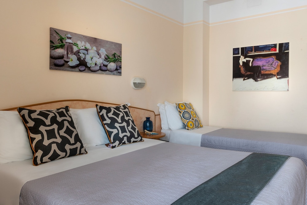 Hotel Eliseo 13/50
