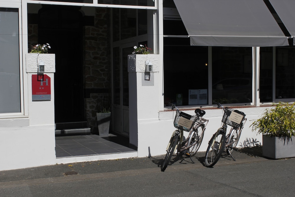 INTER-HOTEL LE SAINT PIERRE 32/50