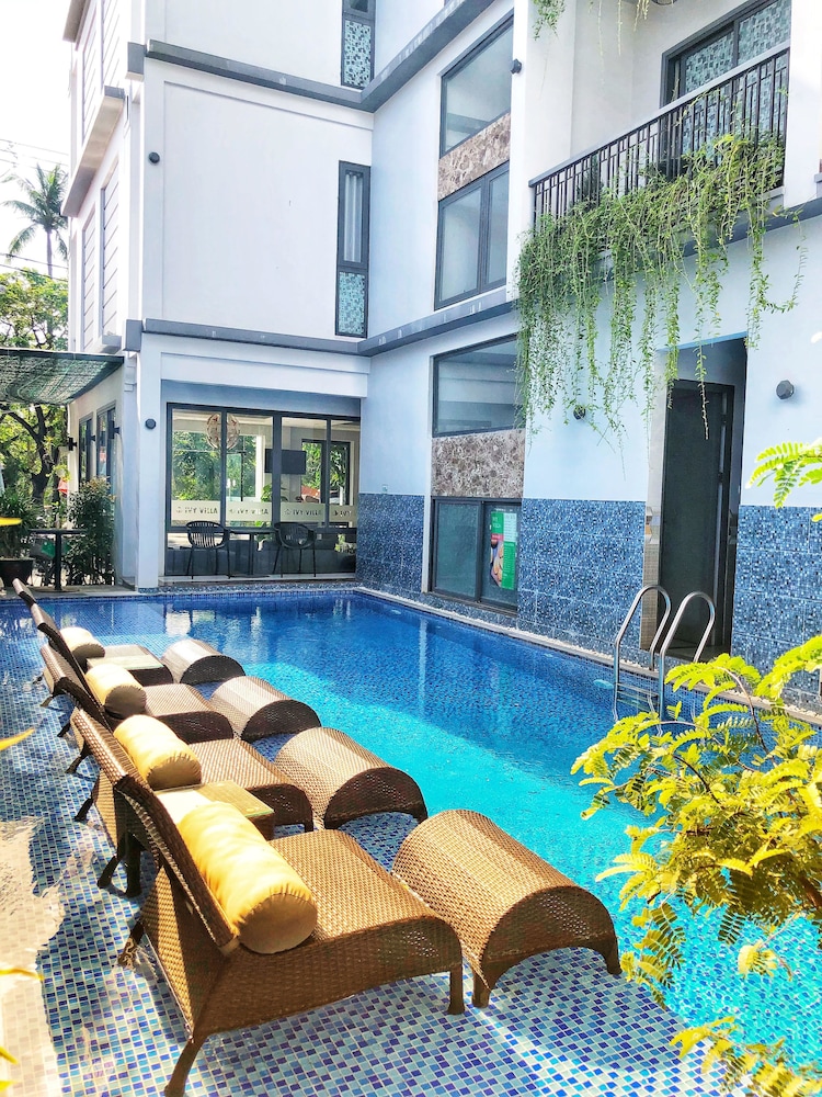 Ivy Villa 5/49