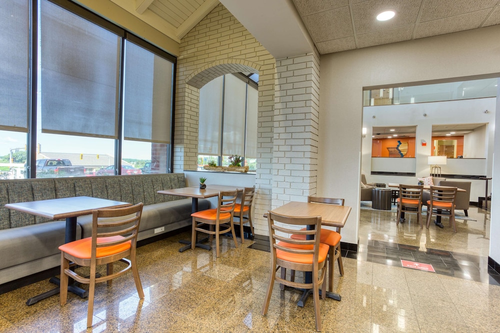 Drury Inn and Suites St Louis Collinsville 27/39