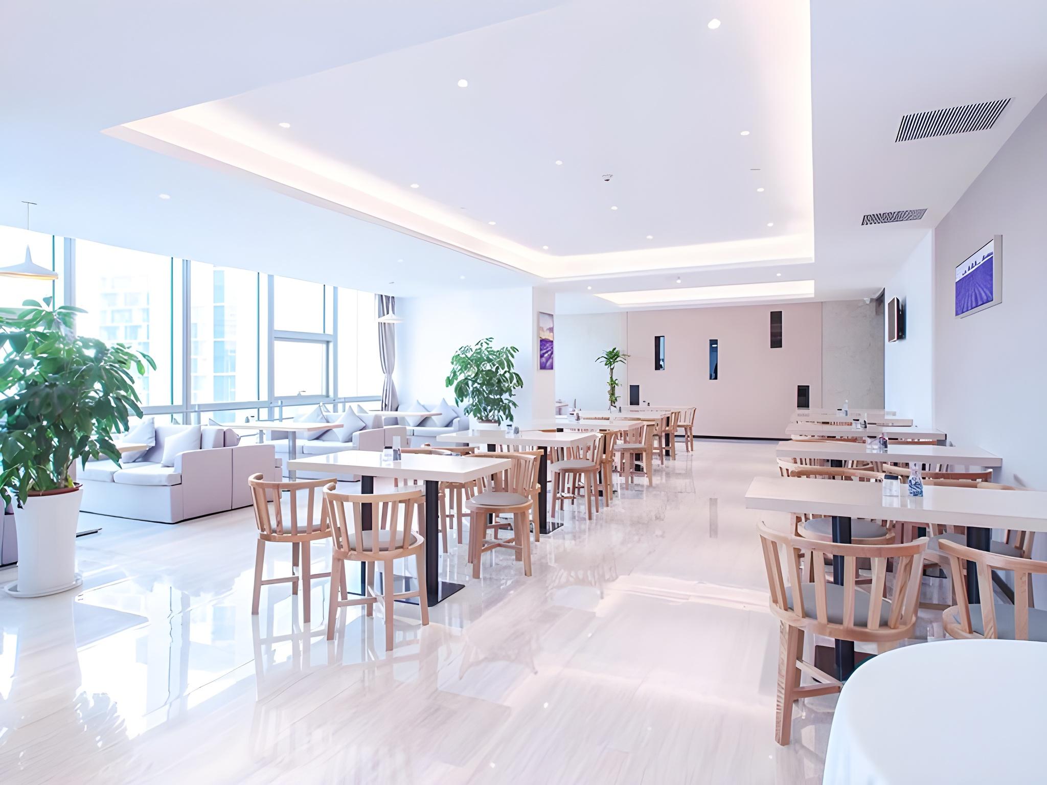 Lavande Hotel (Tianjin Xiangluowan Binhai Railway Station) 28/38
